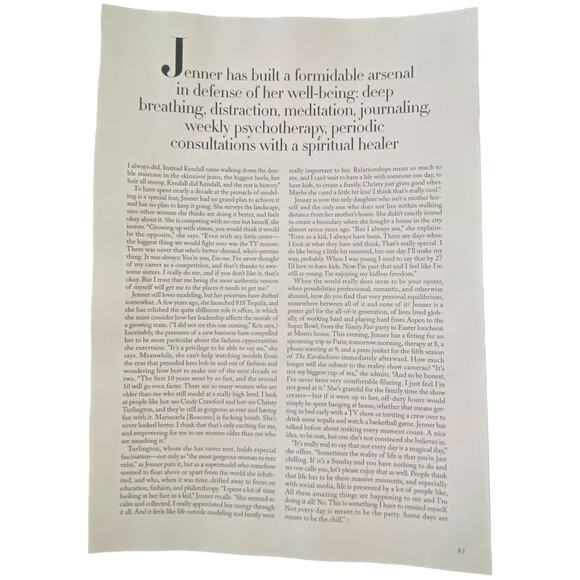 Kendall Jenner in Louis Vuitton Magazine Print Summer 2024 Frame Ready Original - Picture 3 of 4